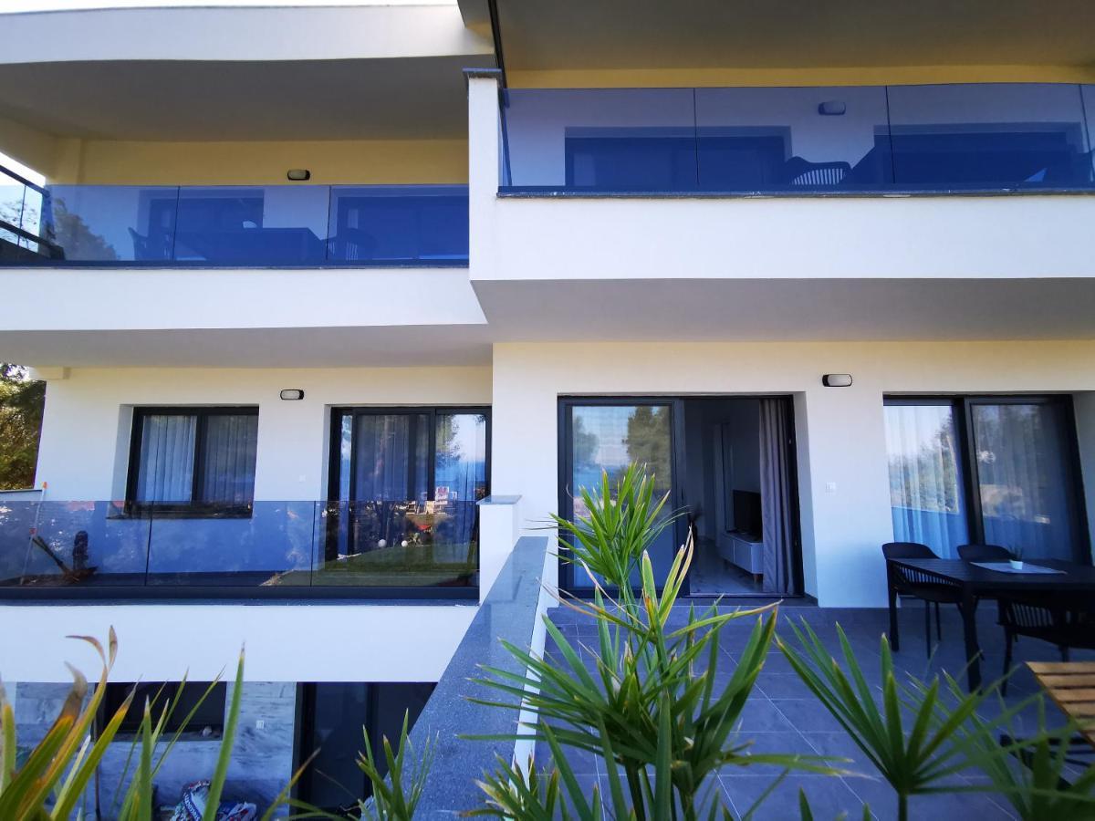 Pine Apartment Polychrono