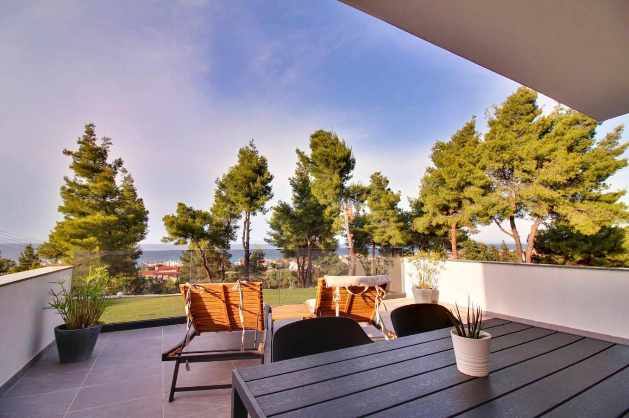 Apartment Pine Polychrono